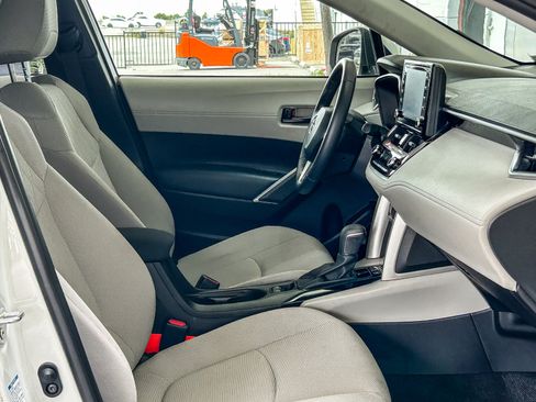Used 2022 Toyota Corolla Cross LE AWD/4WD image 16
