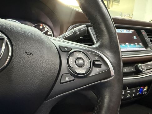 Used 2018 Buick Enclave Avenir w/ Avenir Technology Package AWD/4WD image 17