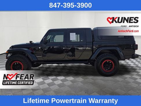 Used 2020 Jeep Gladiator Overland image 4