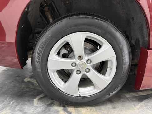 Used 2012 Toyota Sienna LE FWD image 25