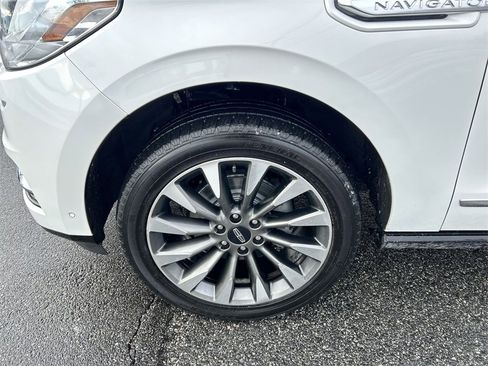 Used 2021 Lincoln Navigator Reserve w/ Luxury Package image 10