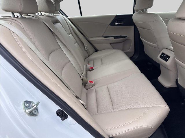 Used 2017 Honda Accord Touring image 22
