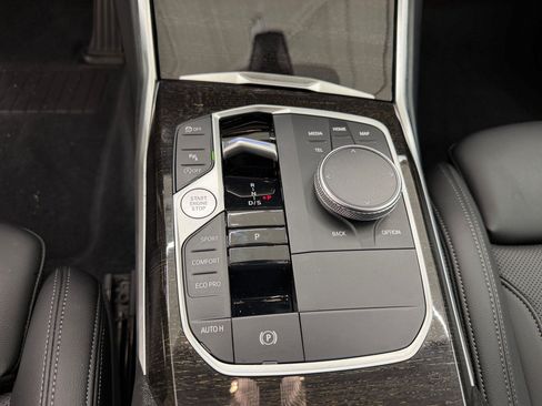 Certified 2024 BMW 330i Sedan w/ Convenience Package RWD image 17