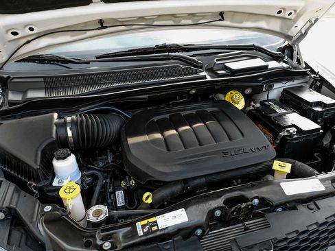 Used 2019 Dodge Grand Caravan SXT w/ Blacktop Package image 49