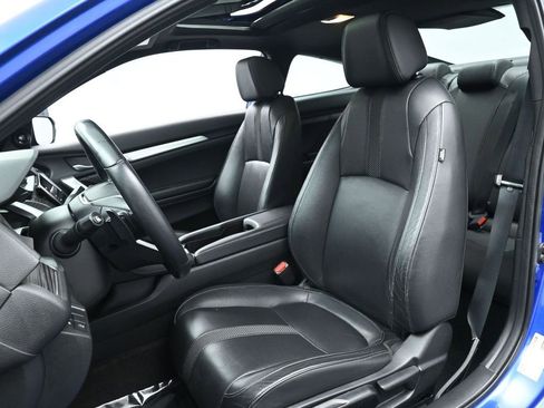 Used 2019 Honda Civic Touring image 12