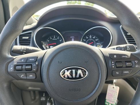 Used 2020 Kia Sedona L FWD image 24