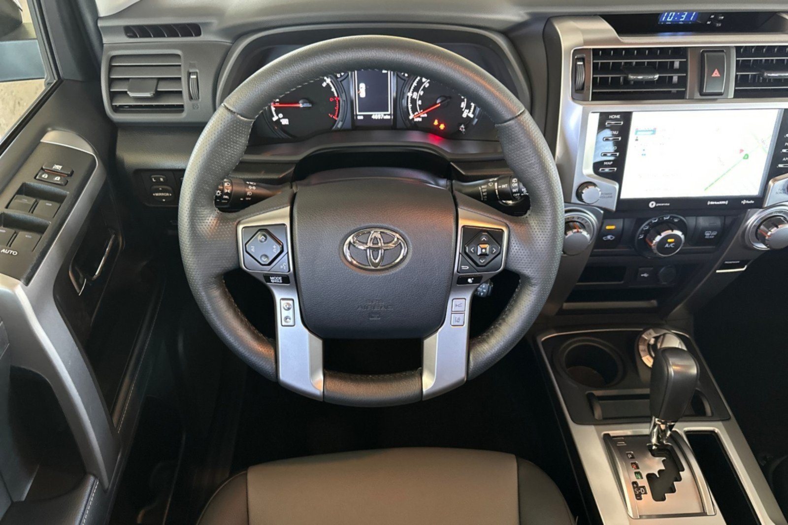 Used 2024 Toyota 4Runner SR5 Premium w/ Moonroof Package AWD/4WD image 13