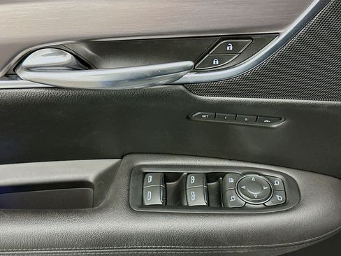 Used 2017 Cadillac XT5 Luxury w/ Driver Awareness Package image 15