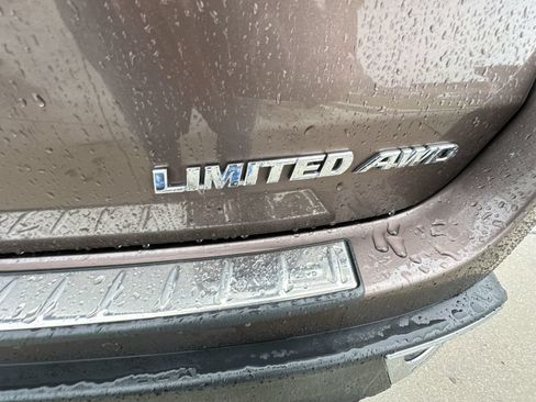 Used 2017 Toyota Highlander Limited AWD/4WD image 32