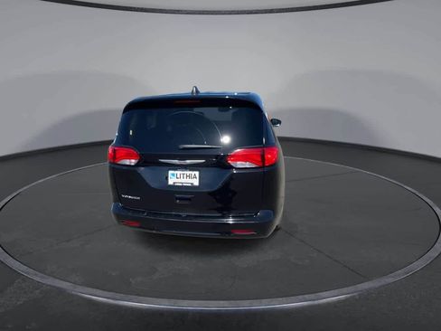 Used 2024 Chrysler Voyager LX FWD image 7