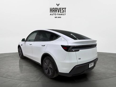 Used 2026 Tesla Model Y Long Range AWD/4WD image 4