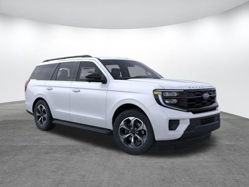 New 2026 Ford Expedition Active image 7