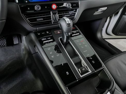 New 2026 Porsche Macan Turbo AWD/4WD image 19