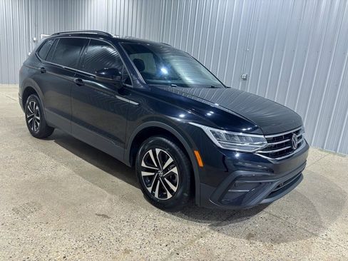 Used 2022 Volkswagen Tiguan S image 1