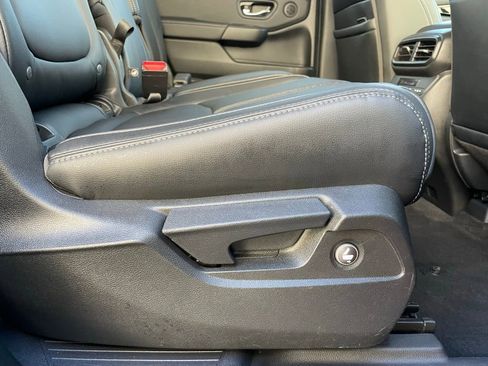 Used 2023 Honda Pilot Touring image 36