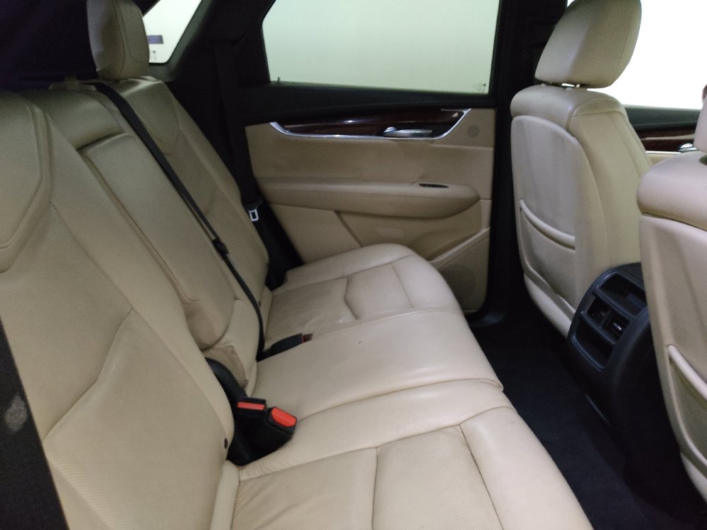 Used 2017 Cadillac XT5 Luxury w/ Driver Awareness Package FWD image 19