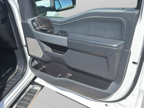 Used 2022 Ford F150 Lariat image 11