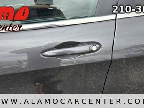 Used 2017 Jeep Cherokee Latitude AWD/4WD image 10