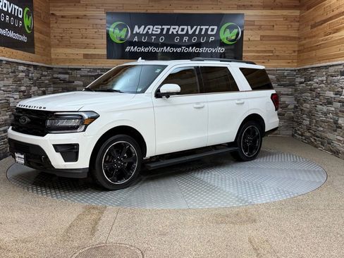 Used 2023 Ford Expedition Limited image 5