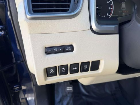 Used 2024 Nissan Murano Platinum w/ Cargo Package AWD/4WD image 35
