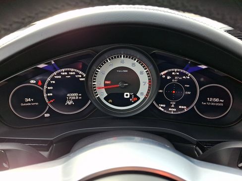 Used 2021 Porsche Cayenne S image 23