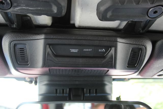 Used 2025 Jeep Wrangler Unlimited Rubicon w/ Convenience Group AWD/4WD image 21
