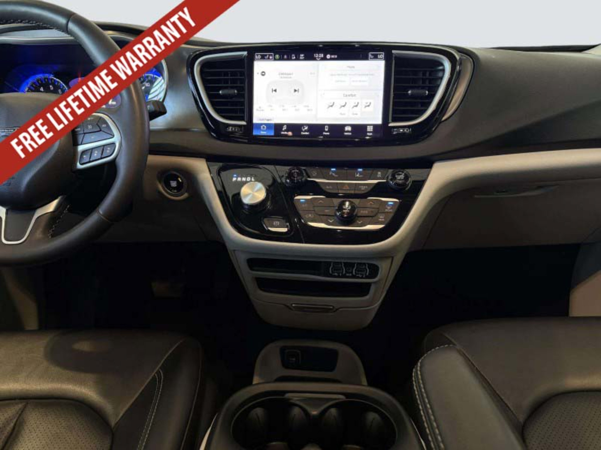Used 2024 Chrysler Pacifica Touring-L FWD image 27