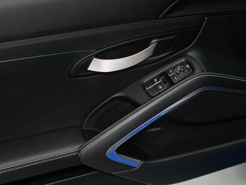 Used 2022 Porsche 718 Boxster RWD image 40