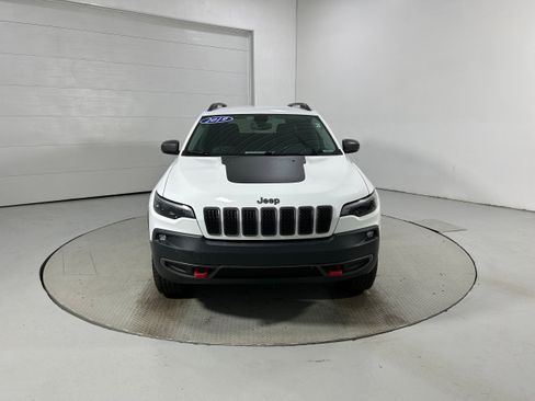 Used 2019 Jeep Cherokee Trailhawk w/ Cold Weather Group AWD/4WD image 18
