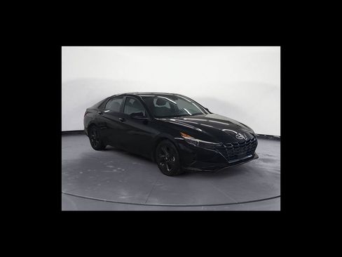 Used 2022 Hyundai Elantra SEL w/ Convenience Package FWD image 8