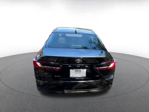 Used 2025 Toyota Camry LE image 12