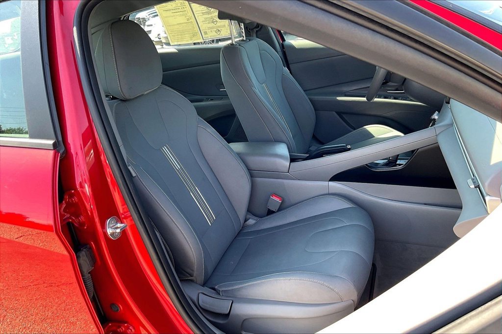 Used 2023 Hyundai Elantra SEL FWD image 7