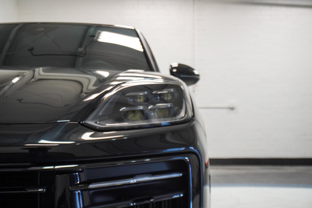 Used 2024 Porsche Cayenne Coupe AWD/4WD image 37