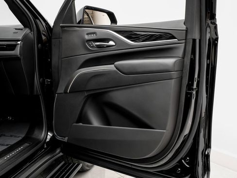 Used 2023 Cadillac Escalade ESV V image 36