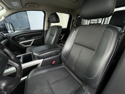 Used 2019 Nissan Titan PRO-4X w/ Pro-4x Utility Package image 11