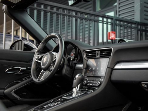 Certified 2017 Porsche 911 Carrera S image 38