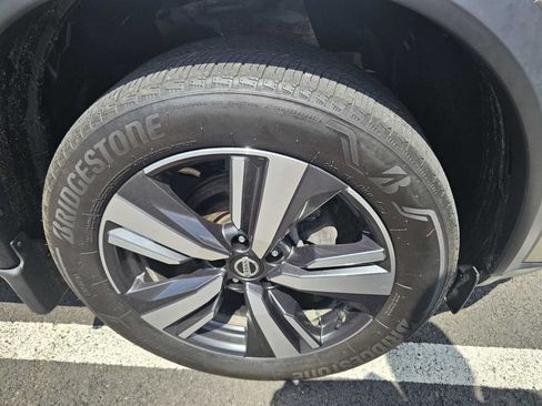 Used 2021 Nissan Rogue Platinum AWD/4WD image 26