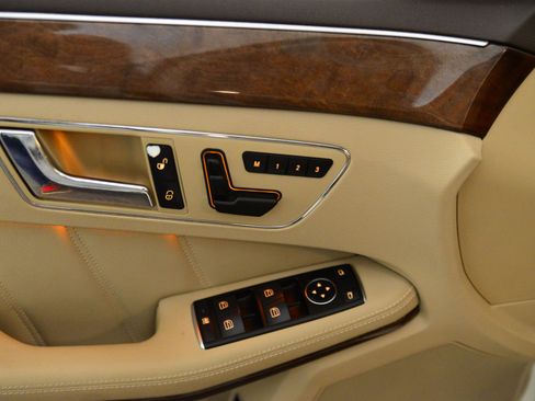 Used 2011 Mercedes-Benz E 350 4MATIC Sedan image 26