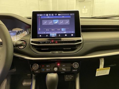 New 2026 Jeep Compass Latitude AWD/4WD image 10