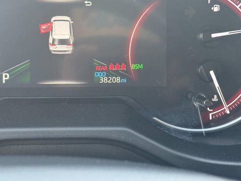 Certified 2025 Toyota RAV4 XLE AWD/4WD image 28