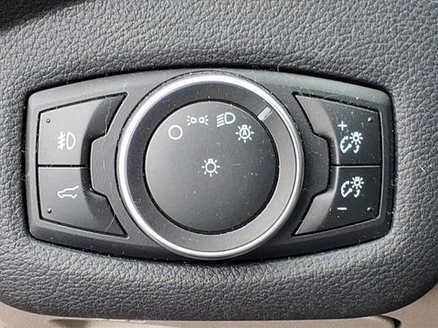 Used 2017 Ford Escape SE w/ Equipment Group 201A image 13