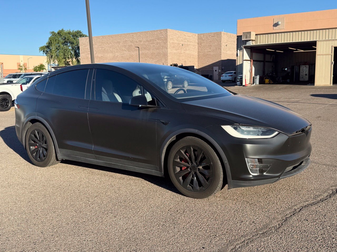 Used 2018 Tesla Model X 75D AWD/4WD image 3