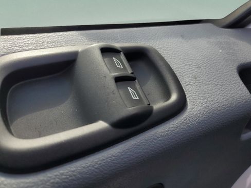 Used 2018 Ford Transit 250 Base image 23