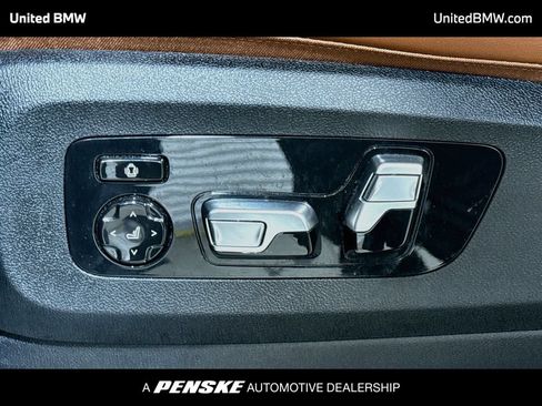 Used 2022 BMW X7 xDrive40i AWD/4WD image 11