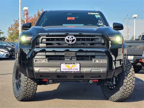 New 2025 Toyota 4Runner SR5 image 2