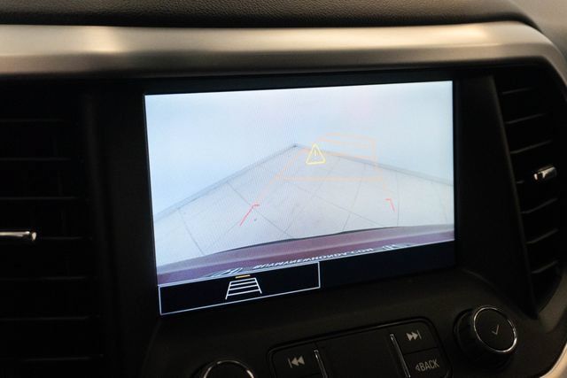 Used 2023 GMC Acadia SLE FWD image 11