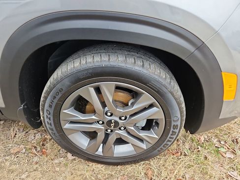 Used 2023 Kia Seltos S image 7