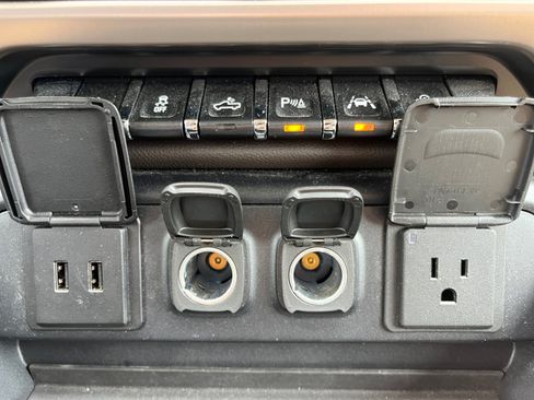 Used 2018 GMC Sierra 1500 Denali RWD image 17