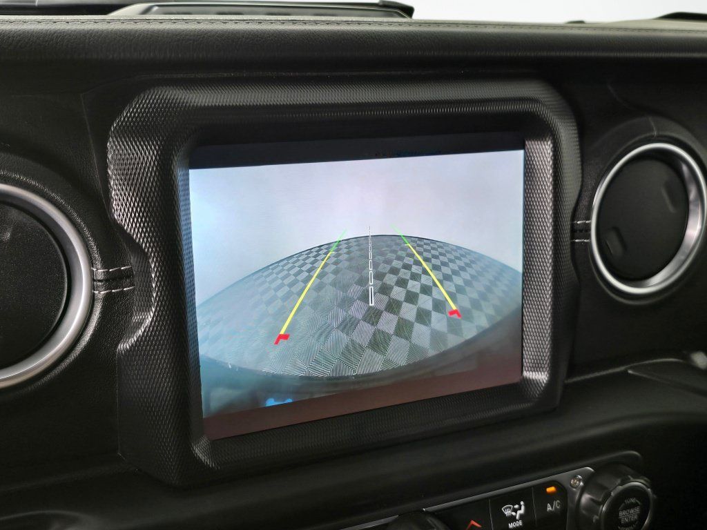 Used 2023 Jeep Wrangler Unlimited Sahara AWD/4WD image 30