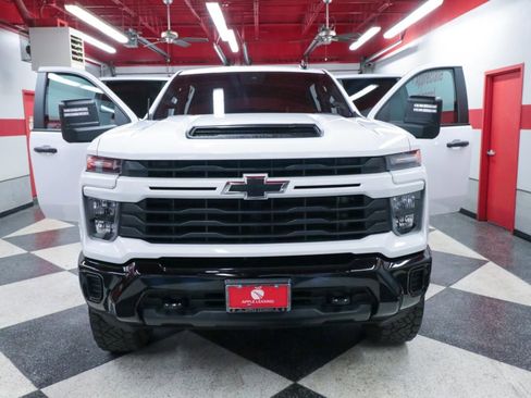 Used 2024 Chevrolet Silverado 2500 Custom w/ Custom Value Package image 26